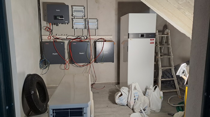 Costruzione fotovoltaico con accumulo + pdc per villa gas free Anzio – Nonsoloenergia Srl